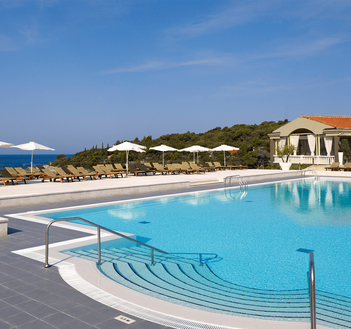 Pool at Park Plaza Verudela